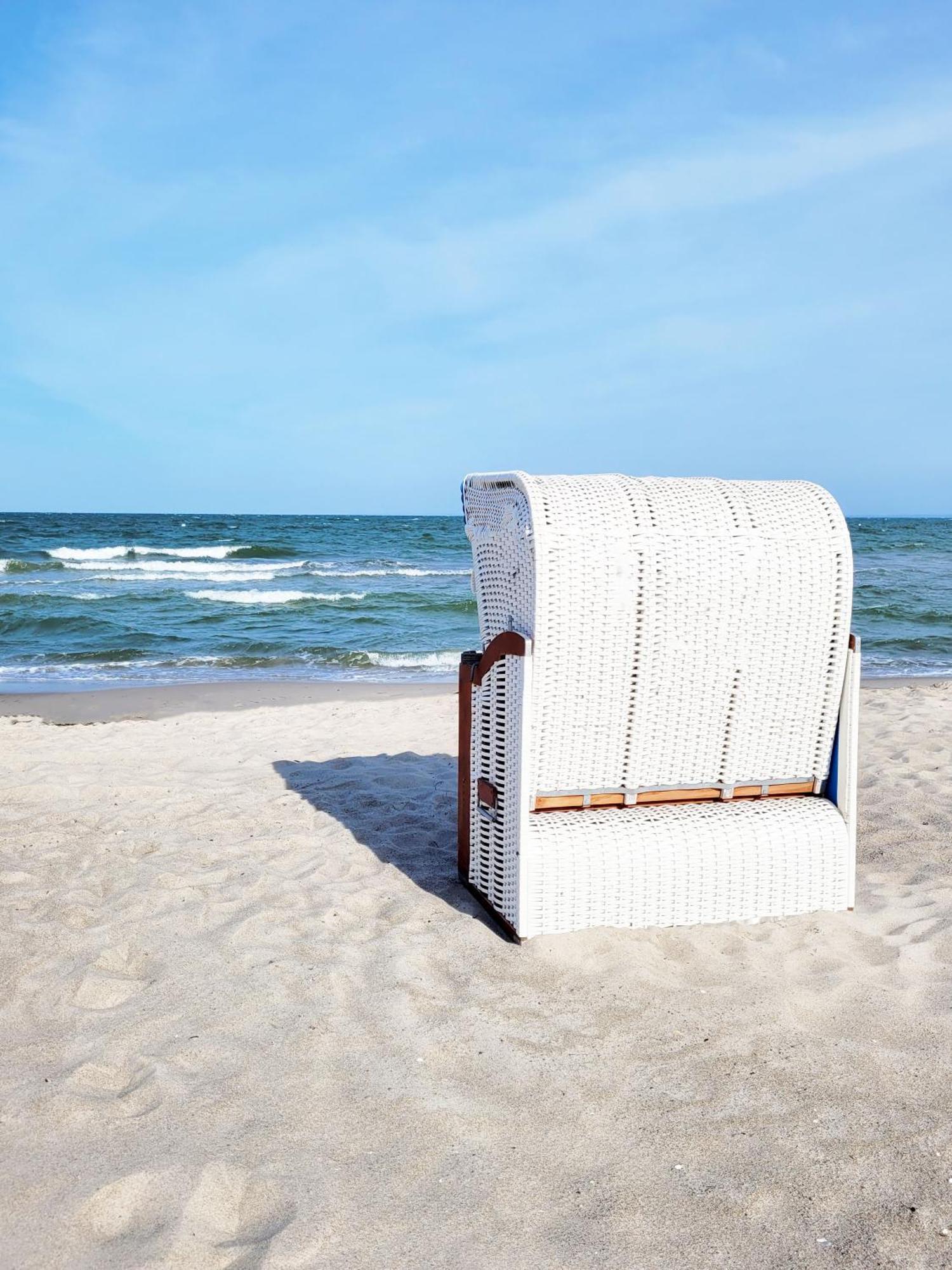 Moderne 1 Zimmer Ferienwohnung Mit Sonnenterrasse Und Parkplatz, In Ruhiger Lage, Nur Wenige Gehminuten Zum Ostsee Sandstrand Scharbeutz Εξωτερικό φωτογραφία