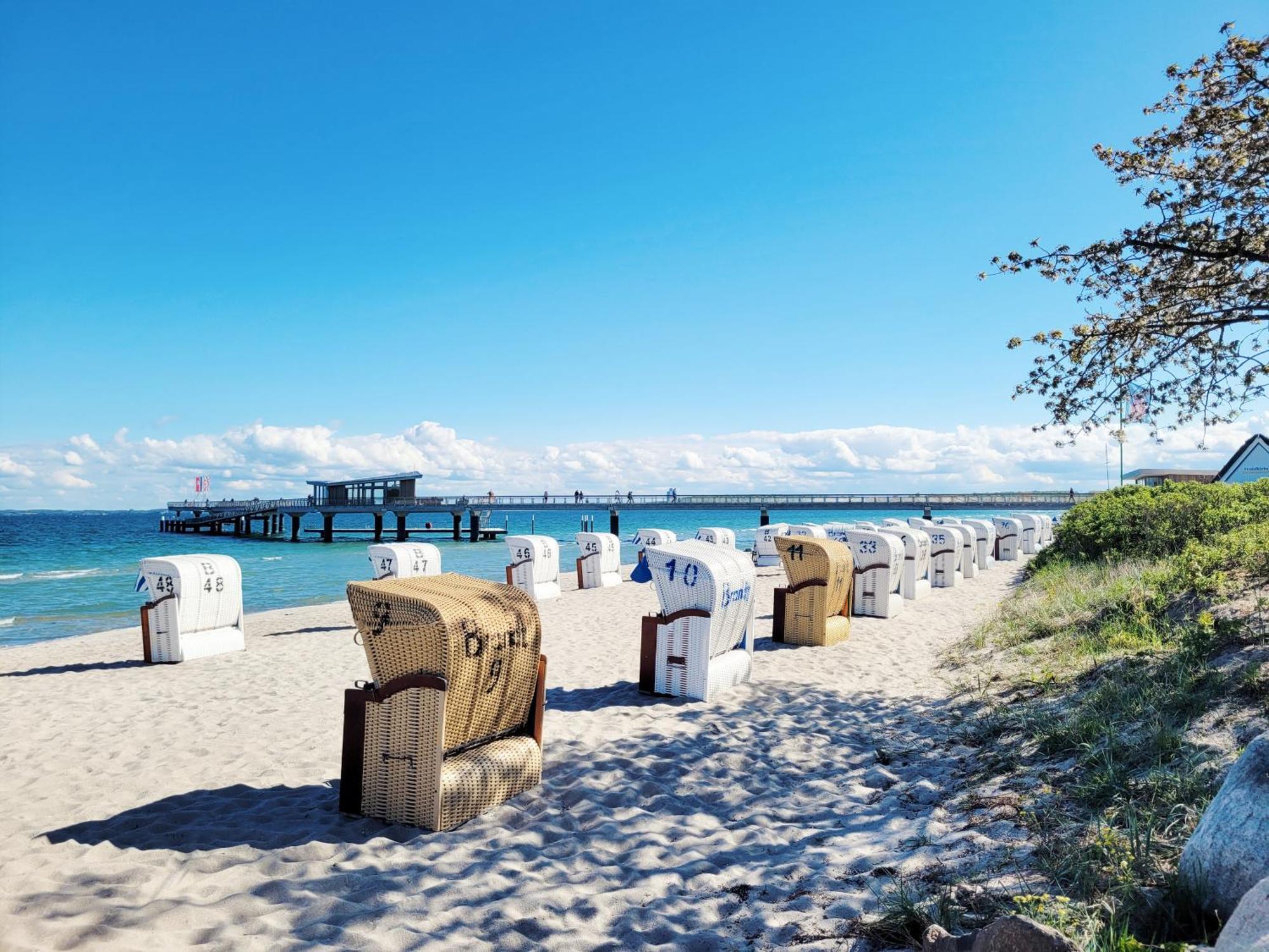 Moderne 1 Zimmer Ferienwohnung Mit Sonnenterrasse Und Parkplatz, In Ruhiger Lage, Nur Wenige Gehminuten Zum Ostsee Sandstrand Scharbeutz Εξωτερικό φωτογραφία
